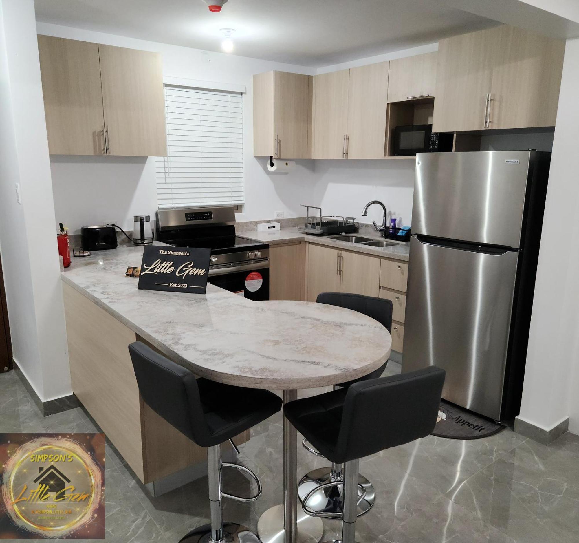 Simpson'S Little Gem Apartment Kingston Bagian luar foto